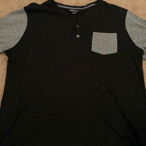 Banana Republic tee